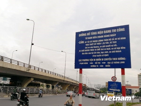 Phân luồng trên trục đường Xuân Thủy - Cầu Giấy phục vụ thi công Dự án đường sắt đô thị Hà Nội